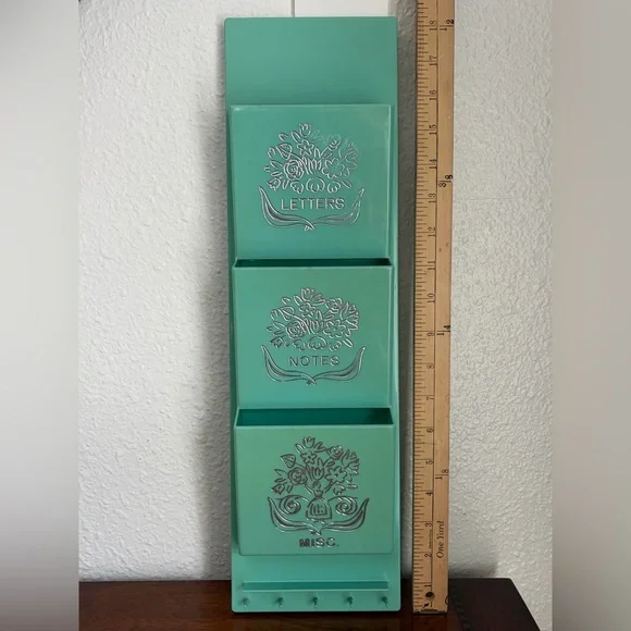 Vintage Fesco Plastic Letter Organizer Wall Mount Decor - Picture 8 of 10